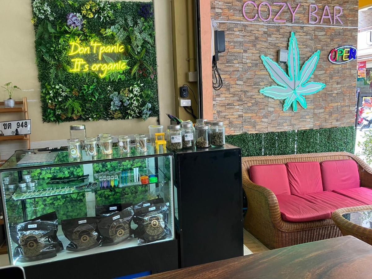 Cozy Place Patong Екстер'єр фото
