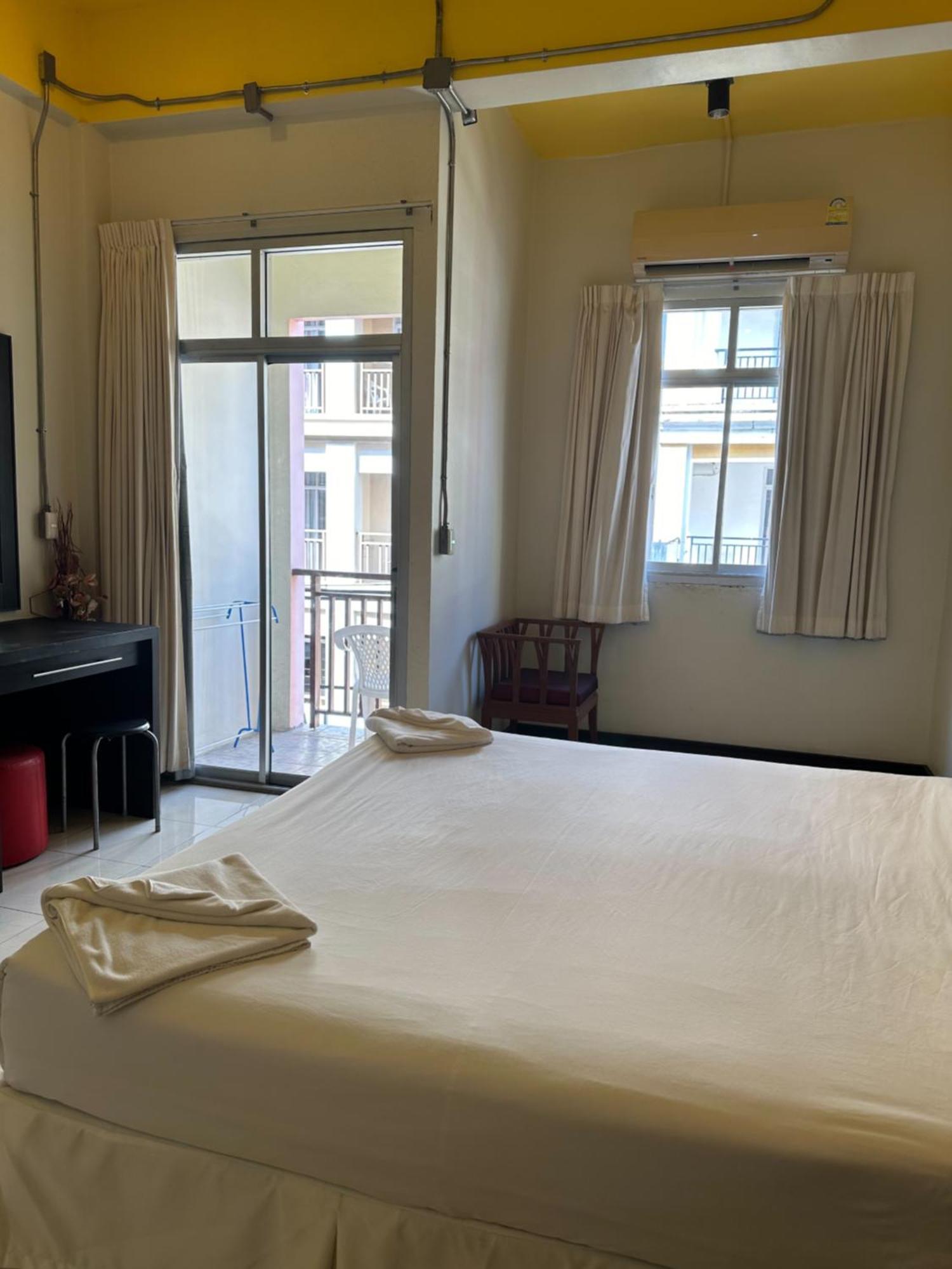 Cozy Place Patong Екстер'єр фото