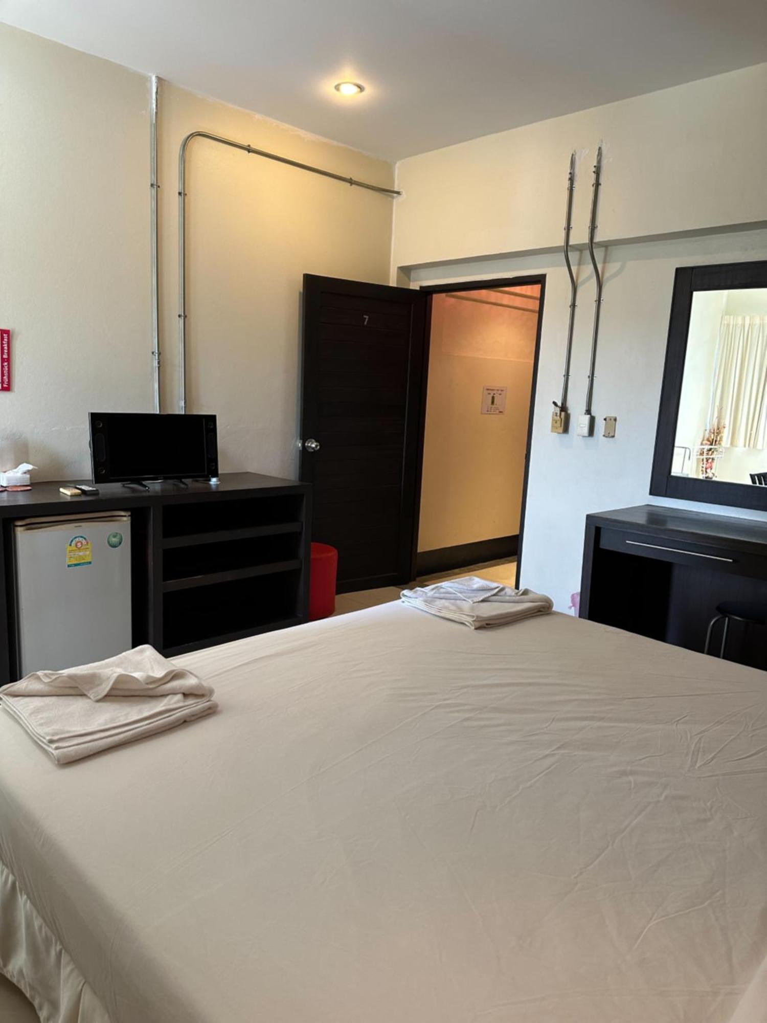 Cozy Place Patong Екстер'єр фото