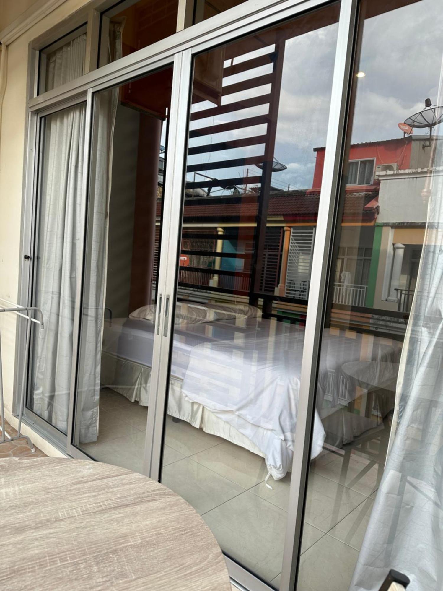 Cozy Place Patong Екстер'єр фото